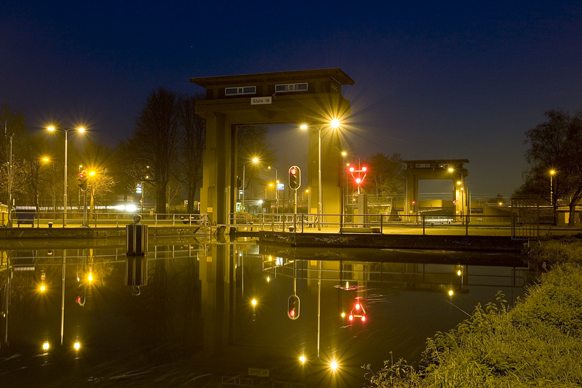 Situatie 2005 spuisein met punt omlaag